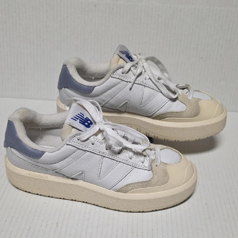 New Balance CT 302 Mens White and Off White Sneakers Size 7.5 D